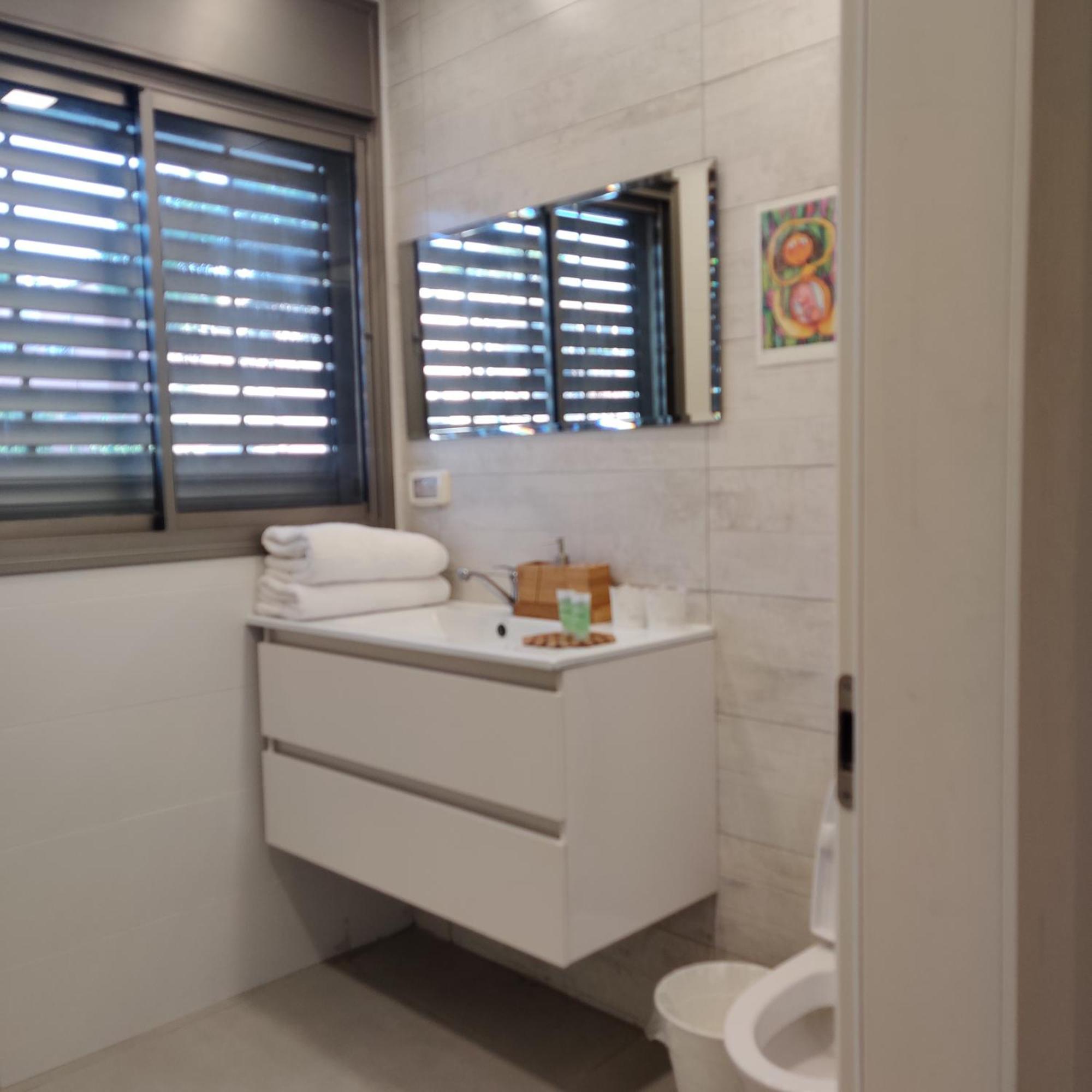 Urbanica Carmel- Apartments Χάιφα Δωμάτιο φωτογραφία