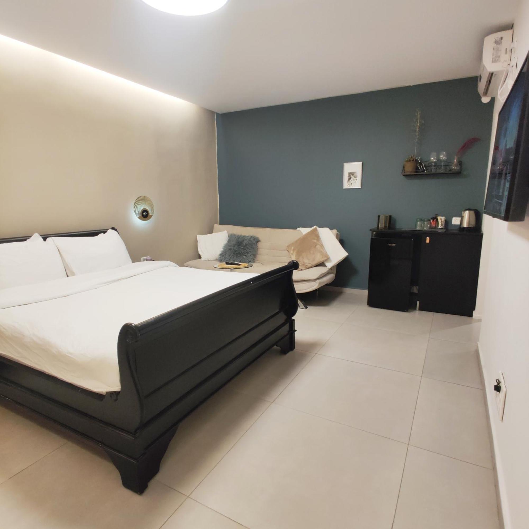 Urbanica Carmel- Apartments Χάιφα Δωμάτιο φωτογραφία
