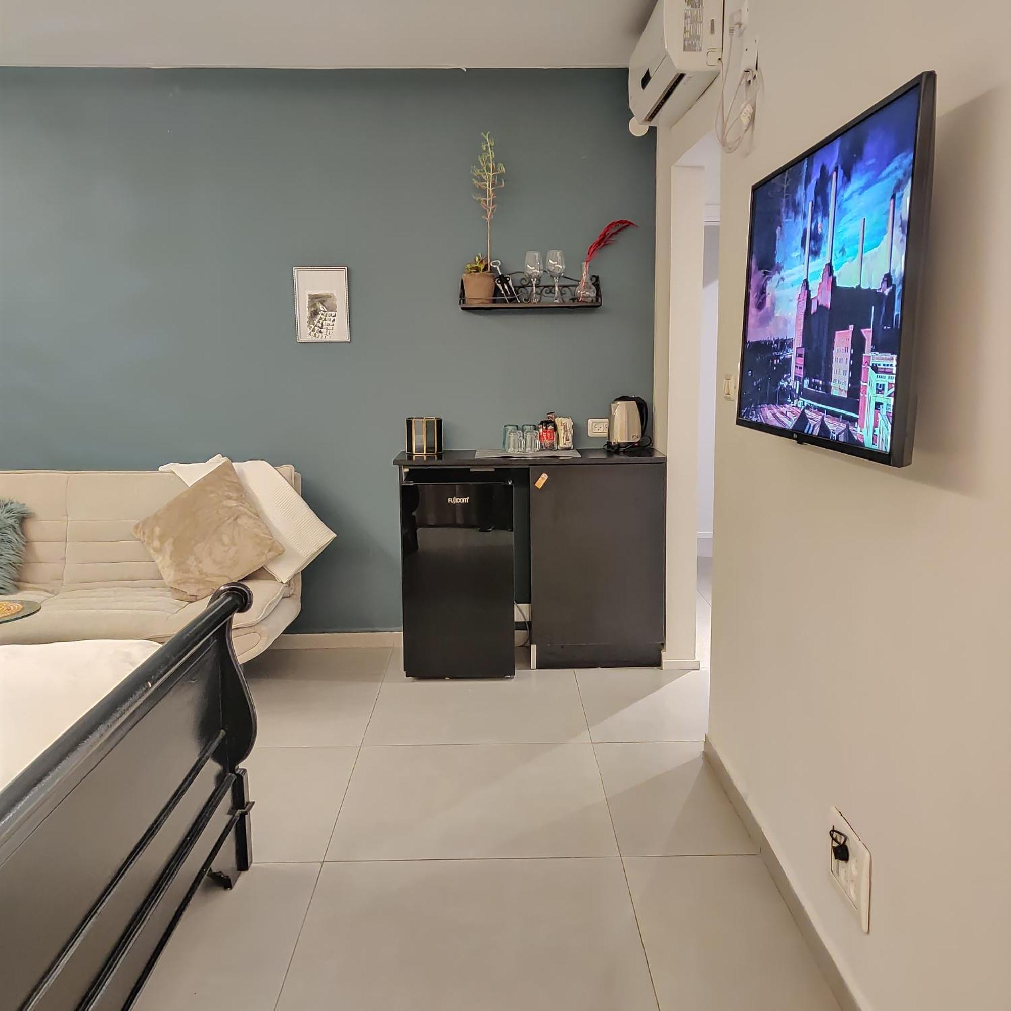 Urbanica Carmel- Apartments Χάιφα Δωμάτιο φωτογραφία