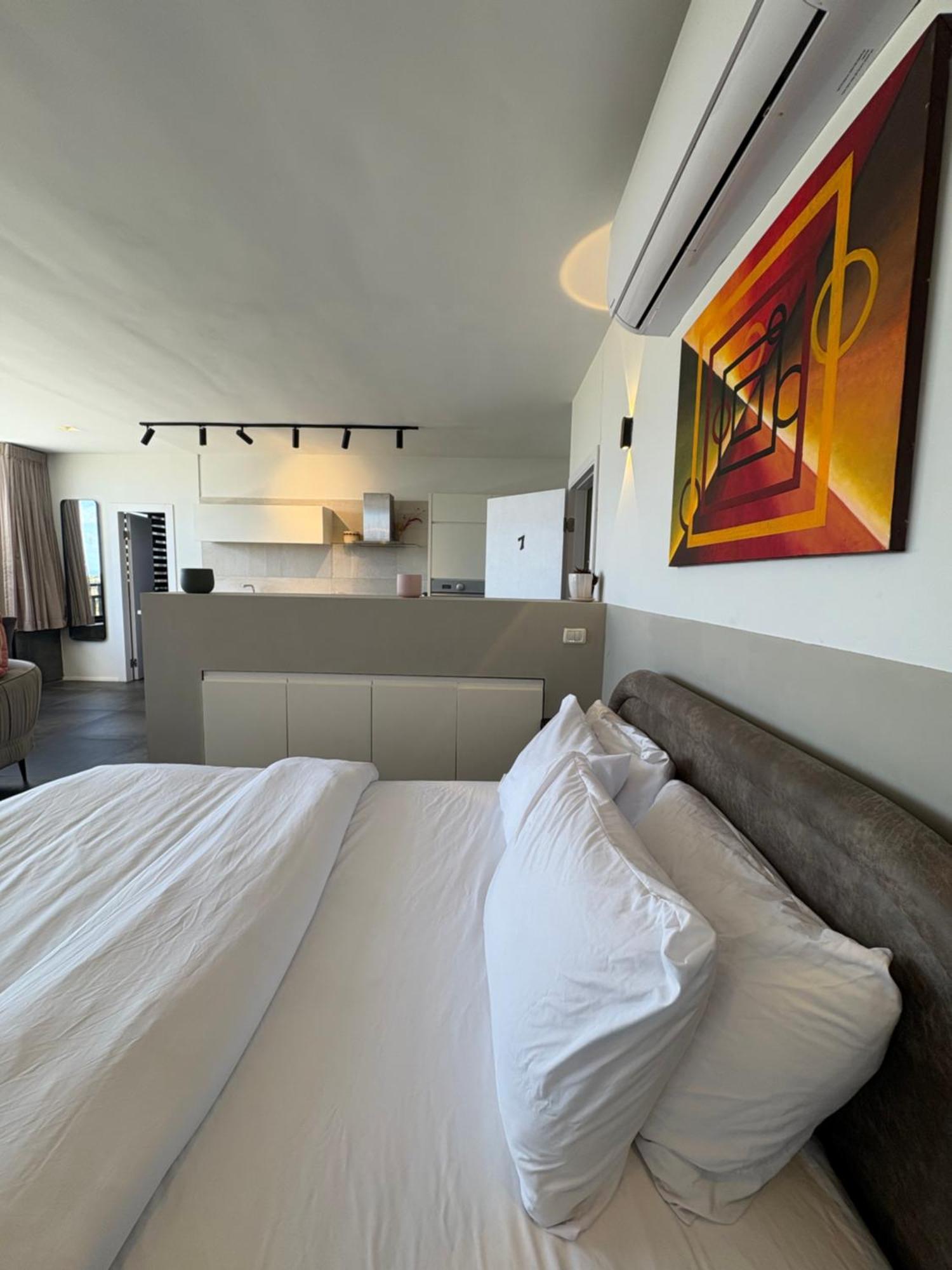 Urbanica Carmel- Apartments Χάιφα Δωμάτιο φωτογραφία