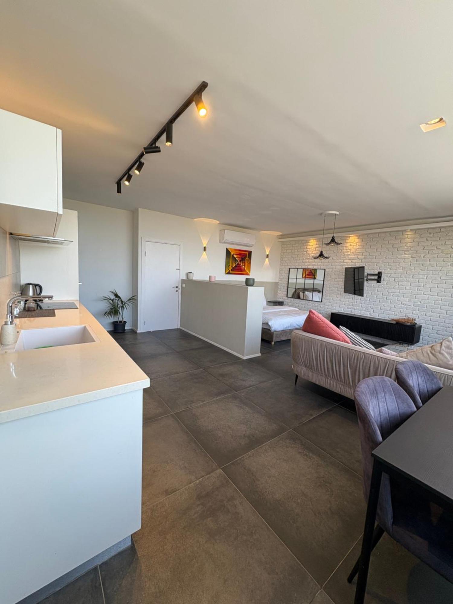 Urbanica Carmel- Apartments Χάιφα Δωμάτιο φωτογραφία
